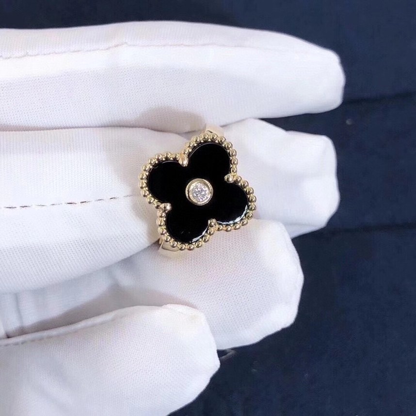 18k Yellow Gold Van Cleef & Arpels Vintage Alhambra Diamond Onyx Ring